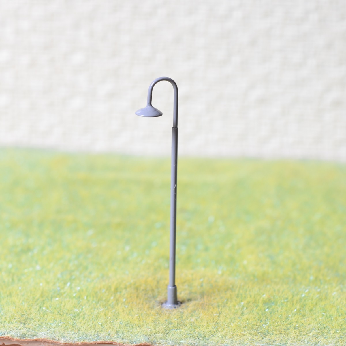 3 x OO / HO scale LED street light railway path Lamp post with screw base #705GR 